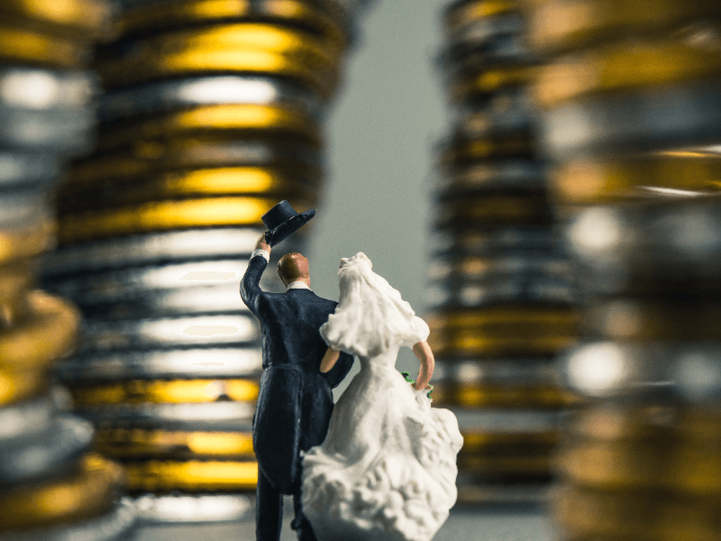 How much does a wedding DJ cost? How much does a wedding DJ cost?